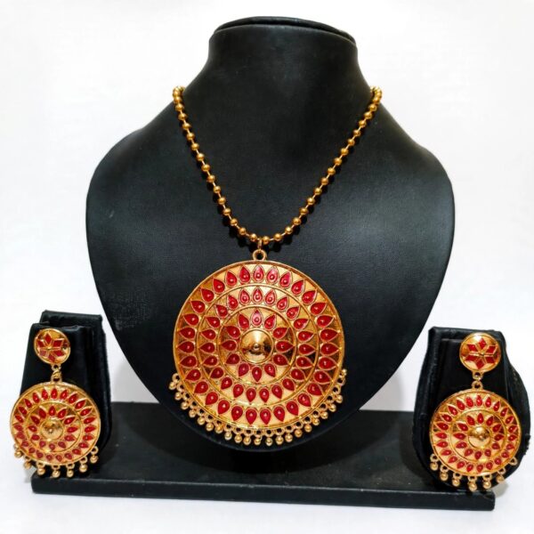 Red Gold-Tone Pendant Necklace Set – view 6